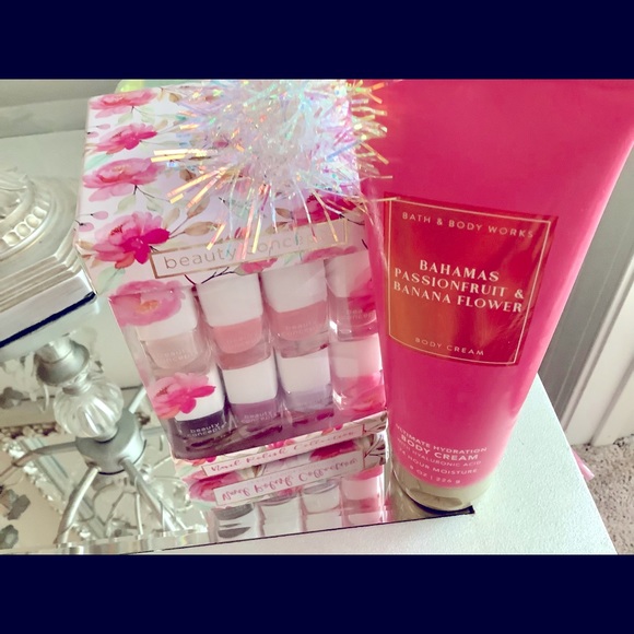 Bath & Body Works Accessories - Cute Beaty bundle nail polish large assortment and banana passion